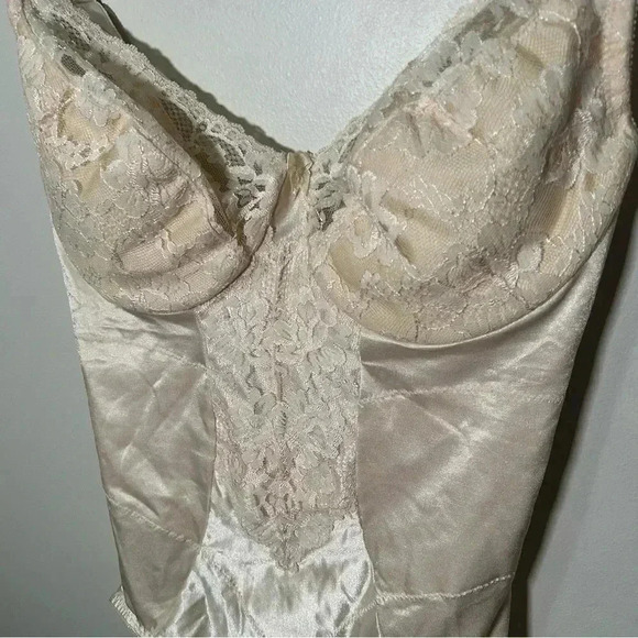 Vintage  lace bodysuit/teddy 38C - Picture 4 of 6